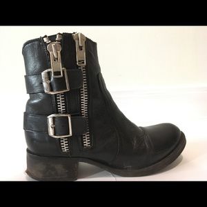 Steven madden leather zip botties